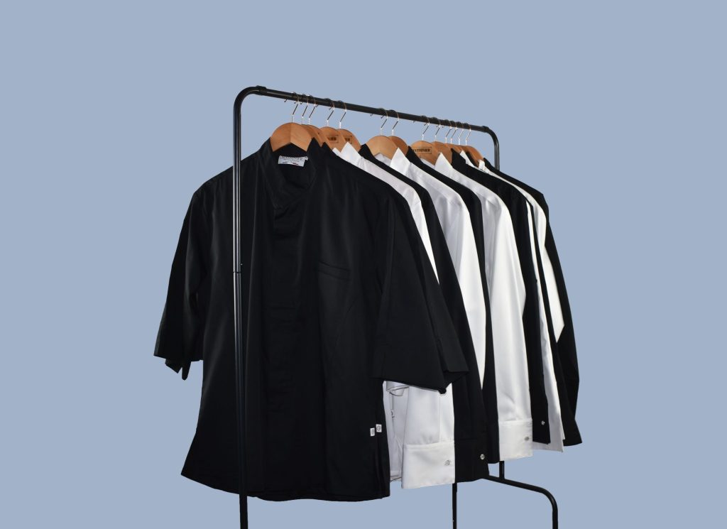 MATHINIER _ Photo de vestes chef sur portant